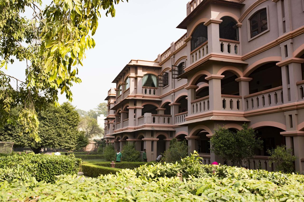 Mvt Guesthouse & Restaurant Vrindavan Exterior photo